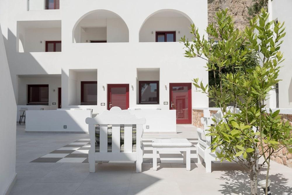 Mar N Mar Crown Hotel-Suites Kamári Екстериор снимка
