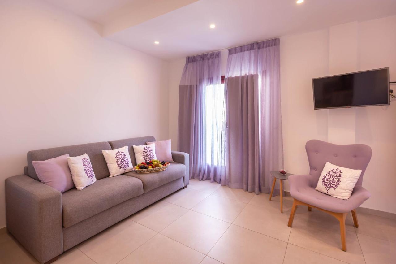 Mar N Mar Crown Hotel-Suites Kamári Екстериор снимка