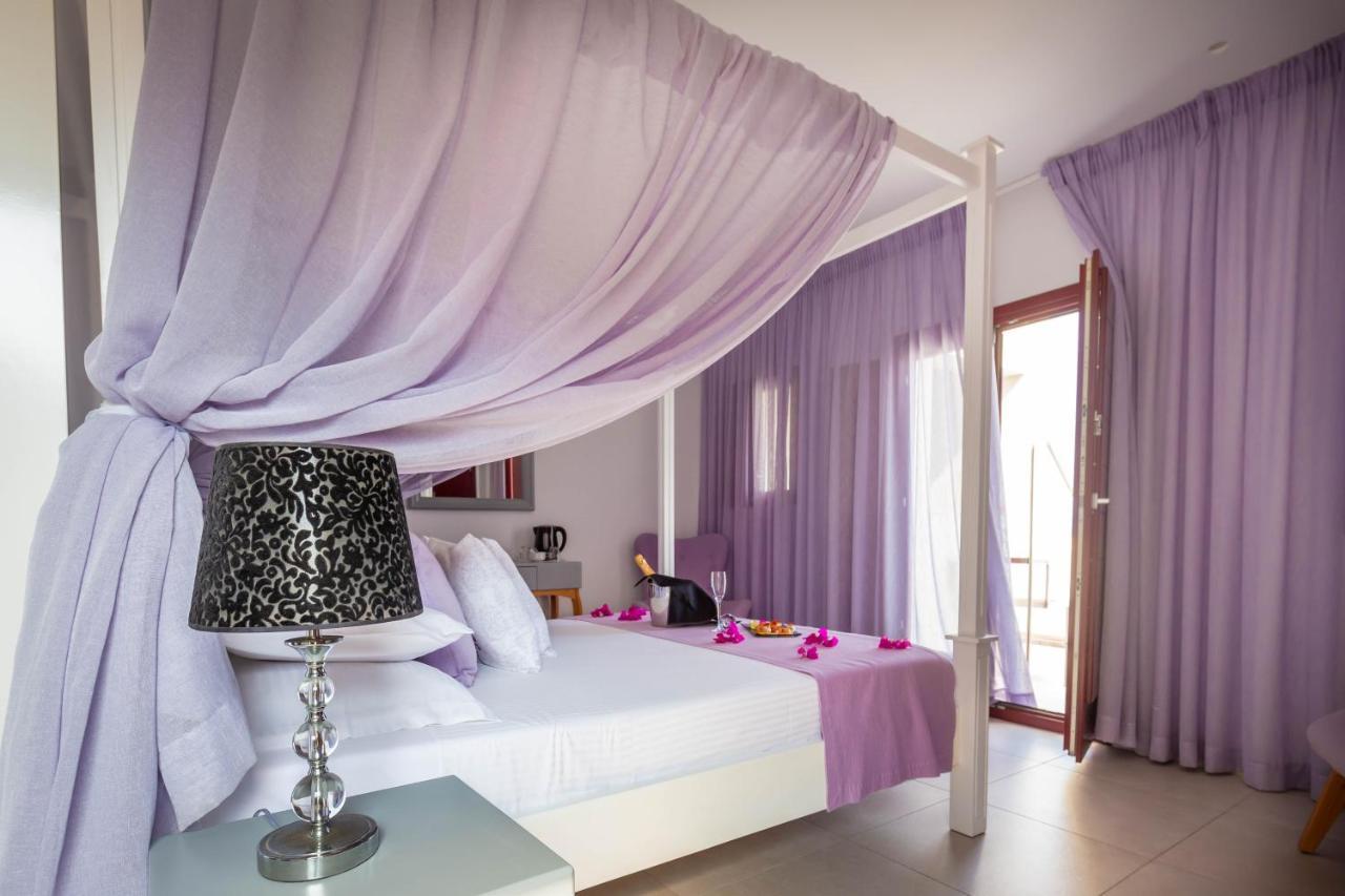 Mar N Mar Crown Hotel-Suites Kamári Екстериор снимка